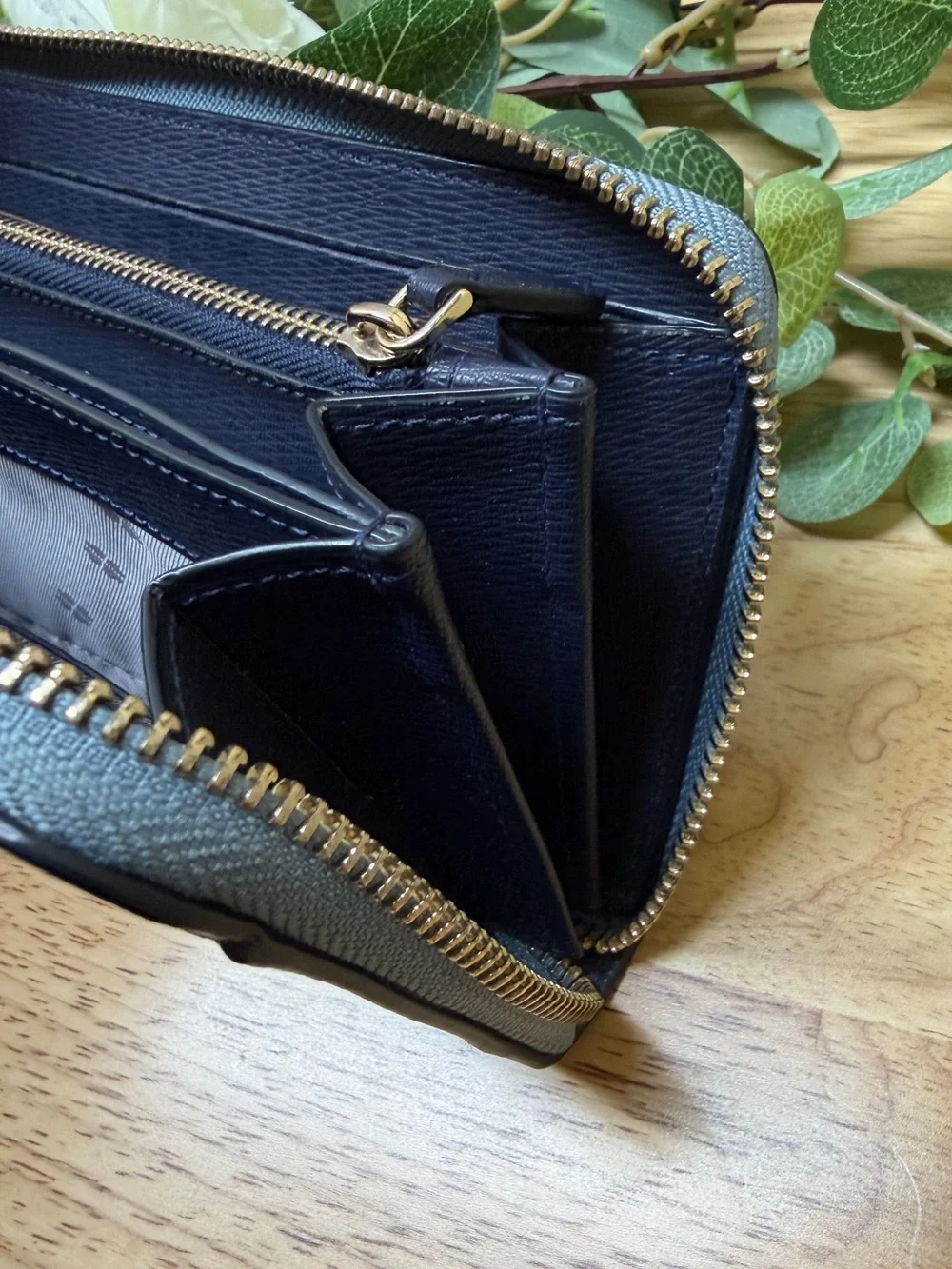 Katr Spade Zip Around Wallet